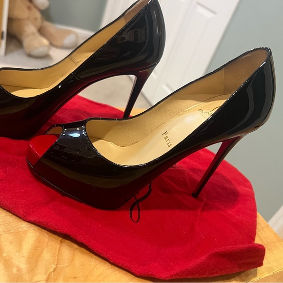 Christian Louboutin Black and Red Very Prive Peep-Toe Heels - Picture 1 of 8